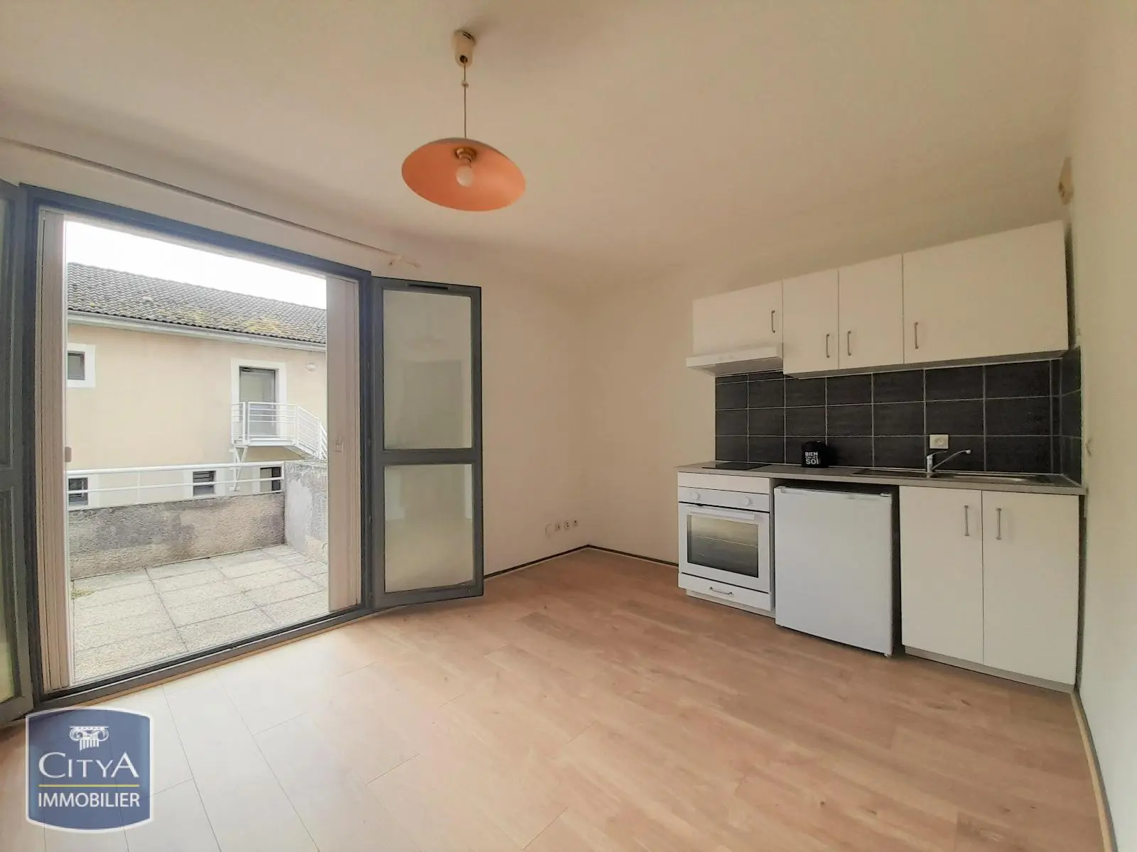 Photo 1 Appartement 1 pièce 28.51m²