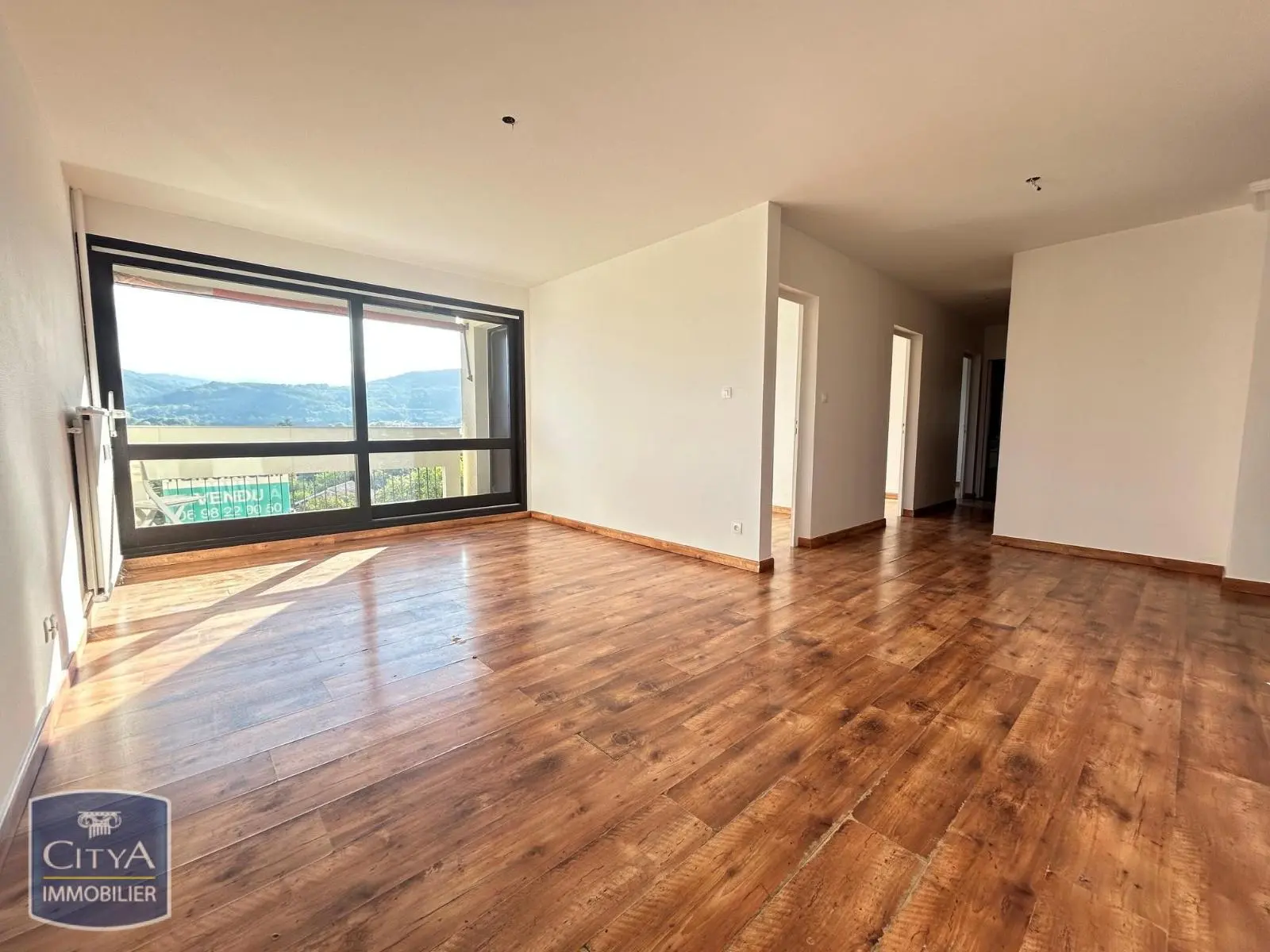 Photo 1 Appartement 4 pièces 76.97m²