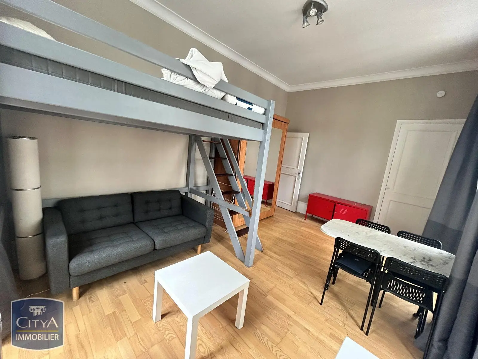 Photo 2 Appartement 1 pièce 24.57m²