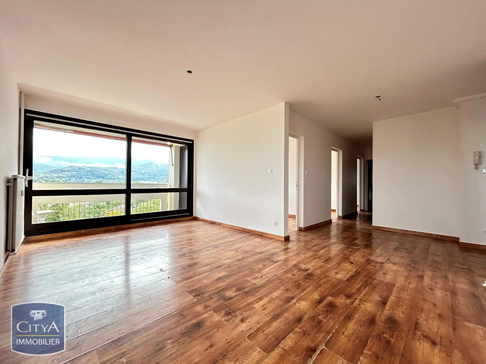 Photo 1 Appartement 4 pièces 76.97m²