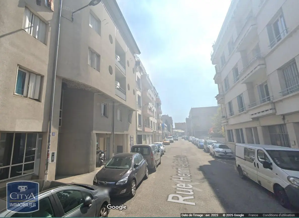 Photo 1 Parking