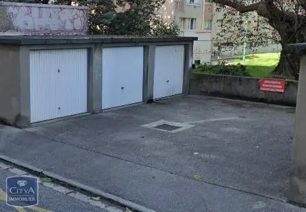 Photo 1 Parking