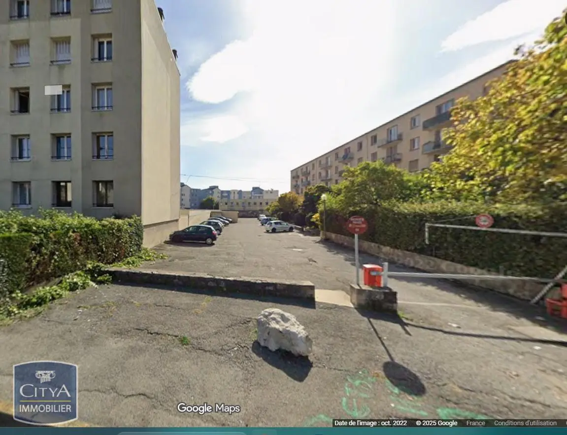 Photo 1 Parking