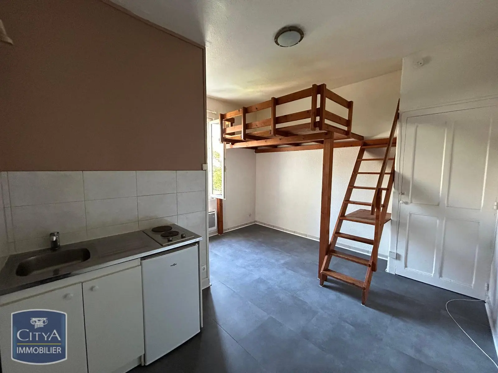 Photo 1 Appartement 1 pièce 17.67m²