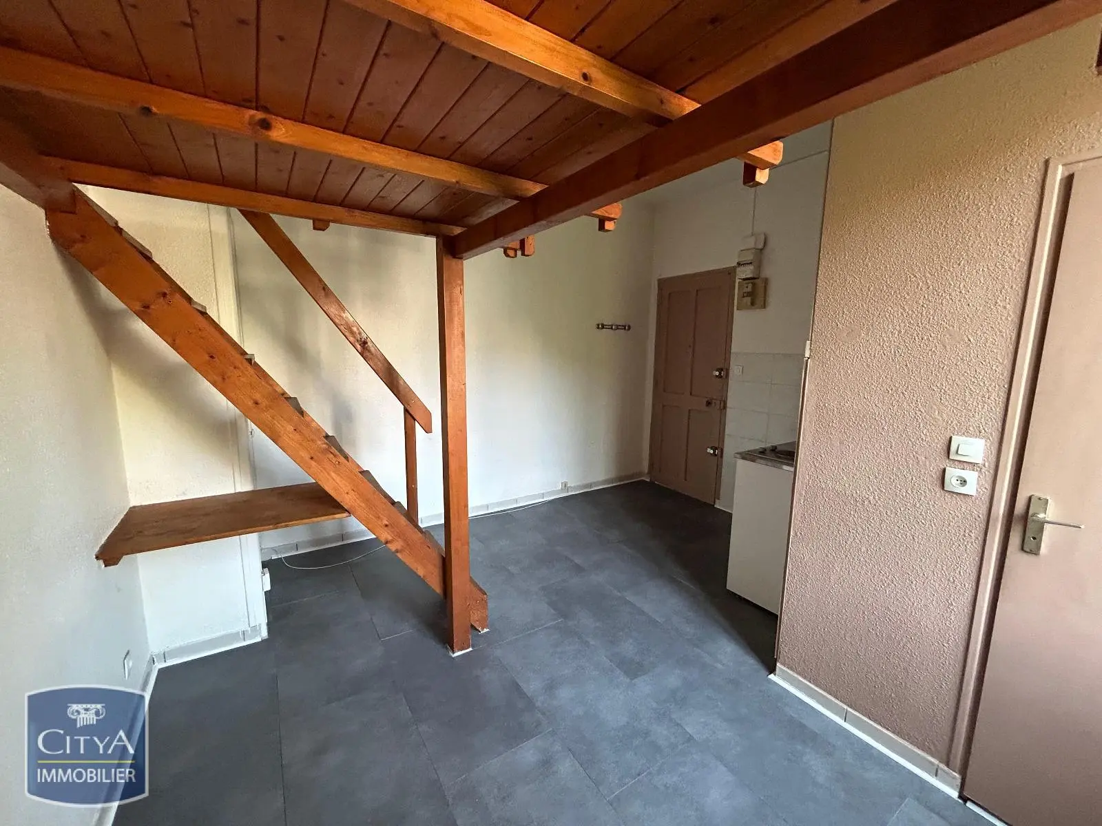 Photo 2 Appartement 1 pièce 17.67m²