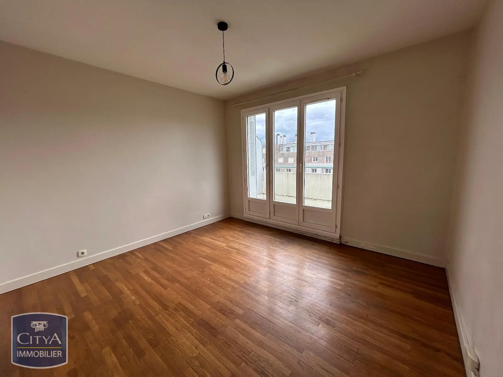 Photo 1 Appartement 1 pièce 33m²
