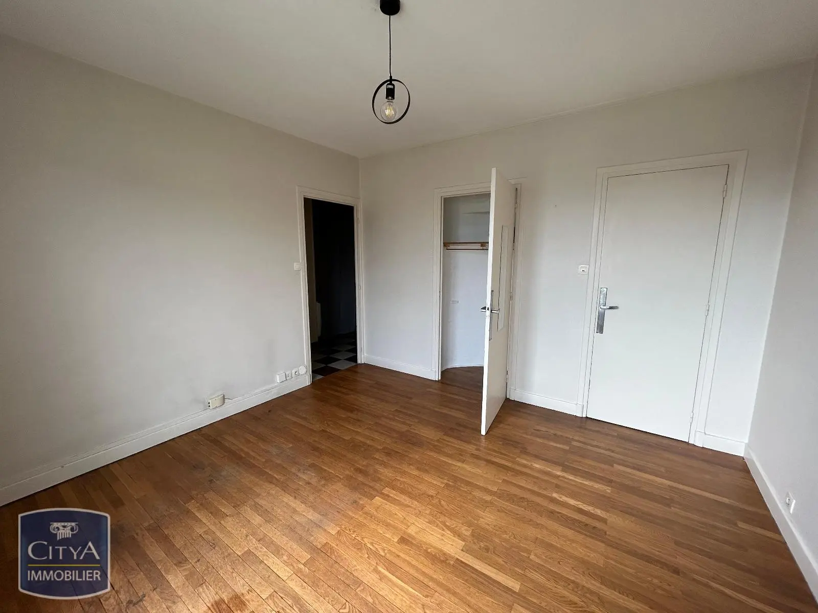 Photo 2 Appartement 1 pièce 33m²