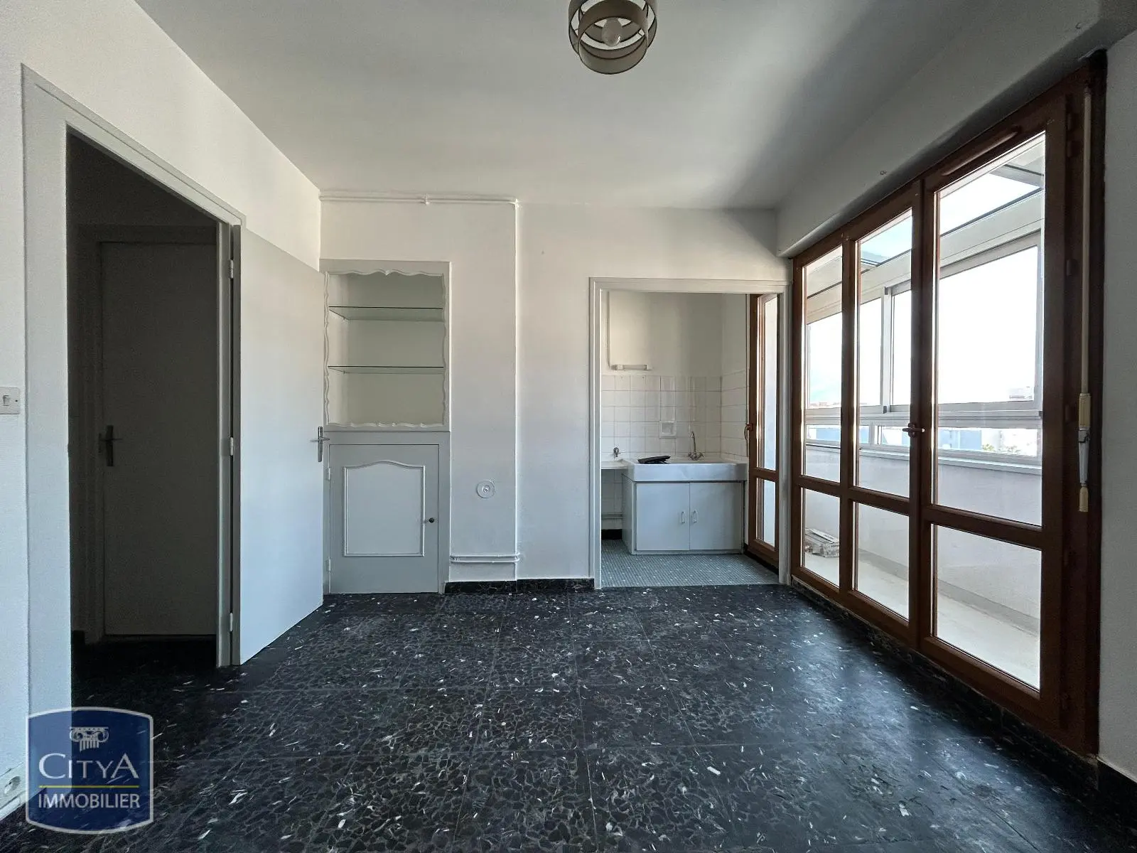 Photo 2 Appartement 1 pièce 21.34m²