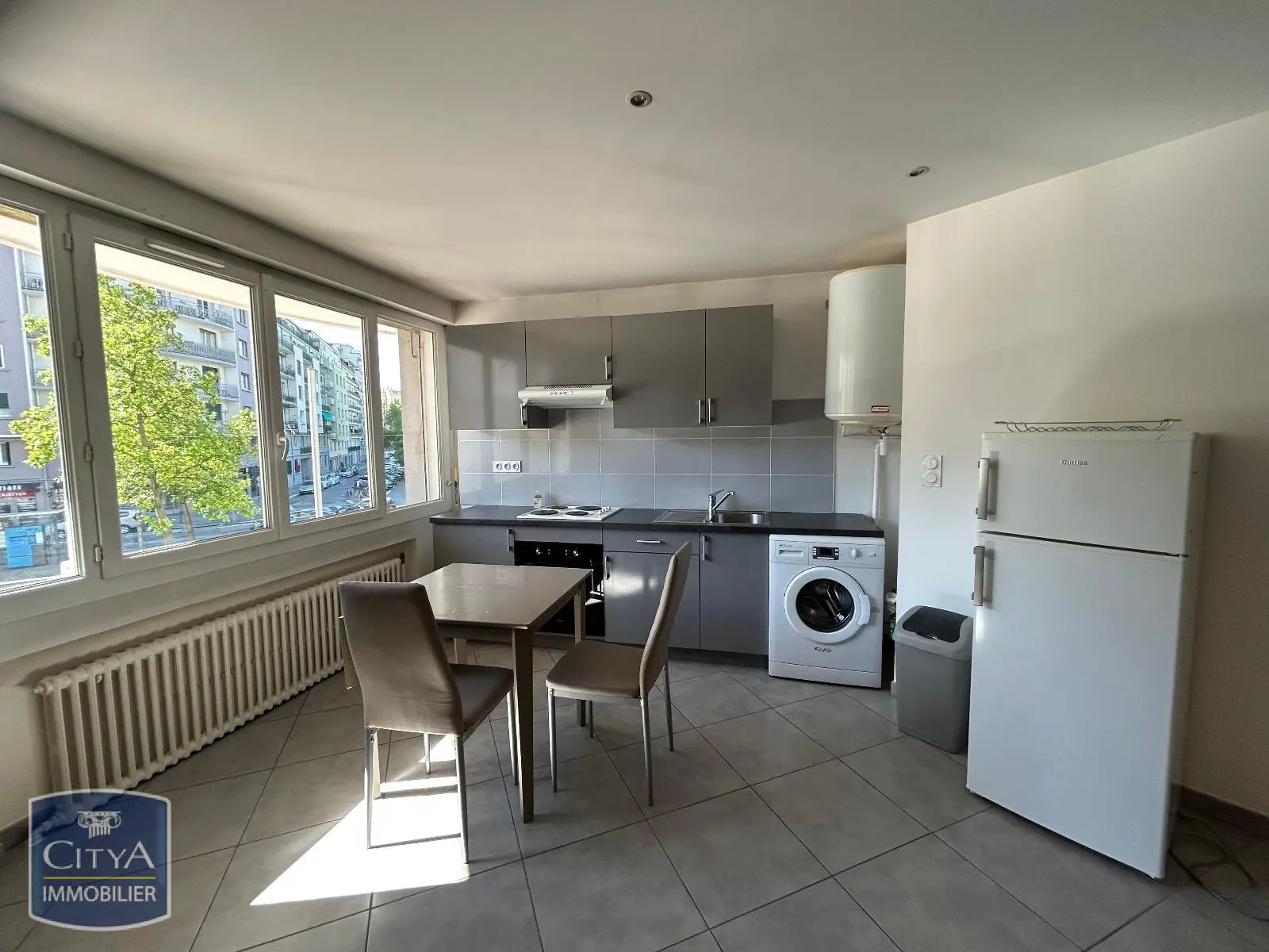 Photo 1 Appartement 1 pièce 37m²