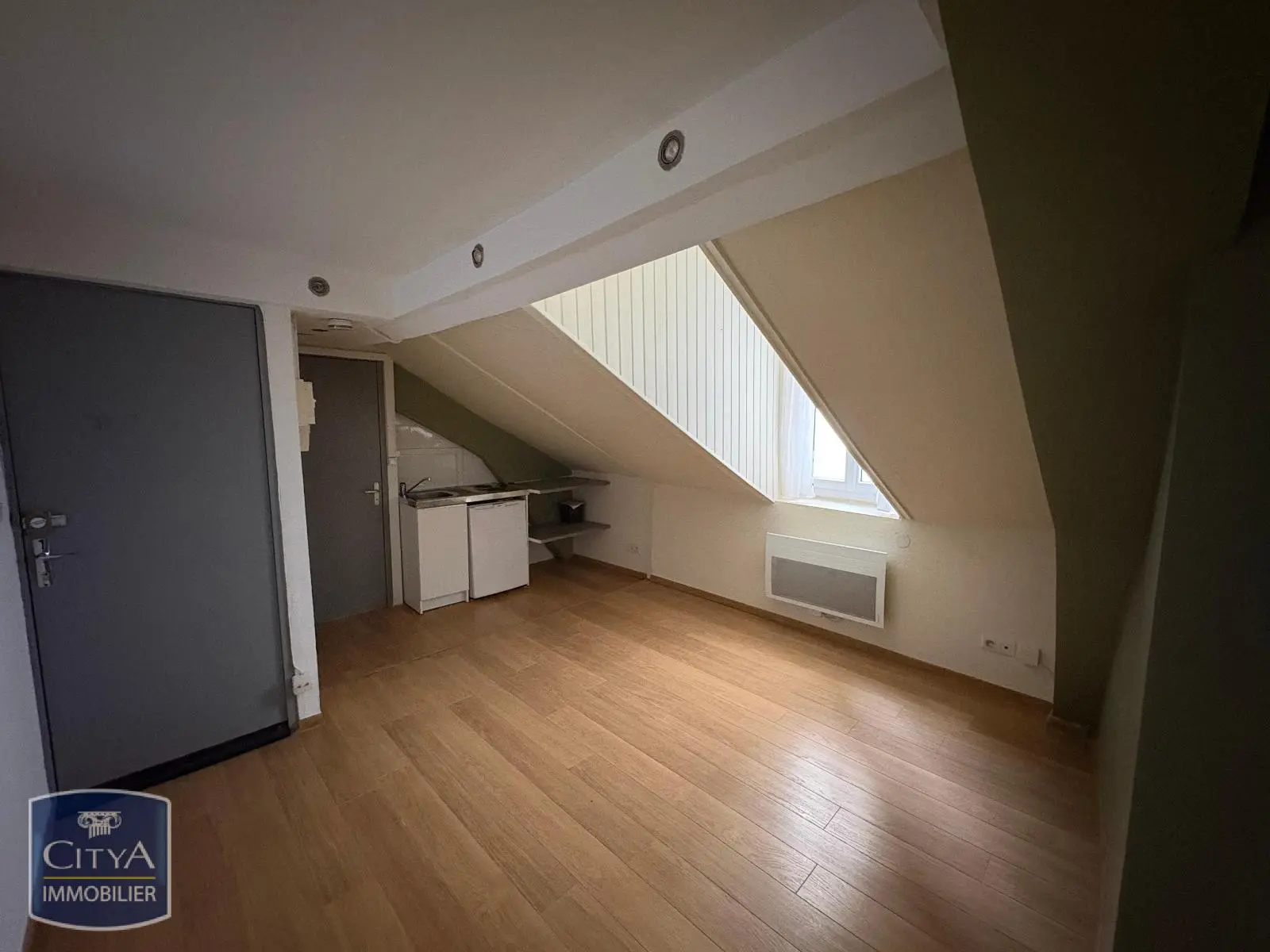 Photo 2 Appartement 1 pièce 23.72m²