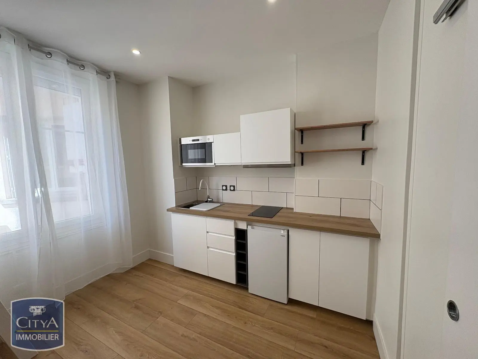 Photo 2 Appartement 1 pièce 14.41m²
