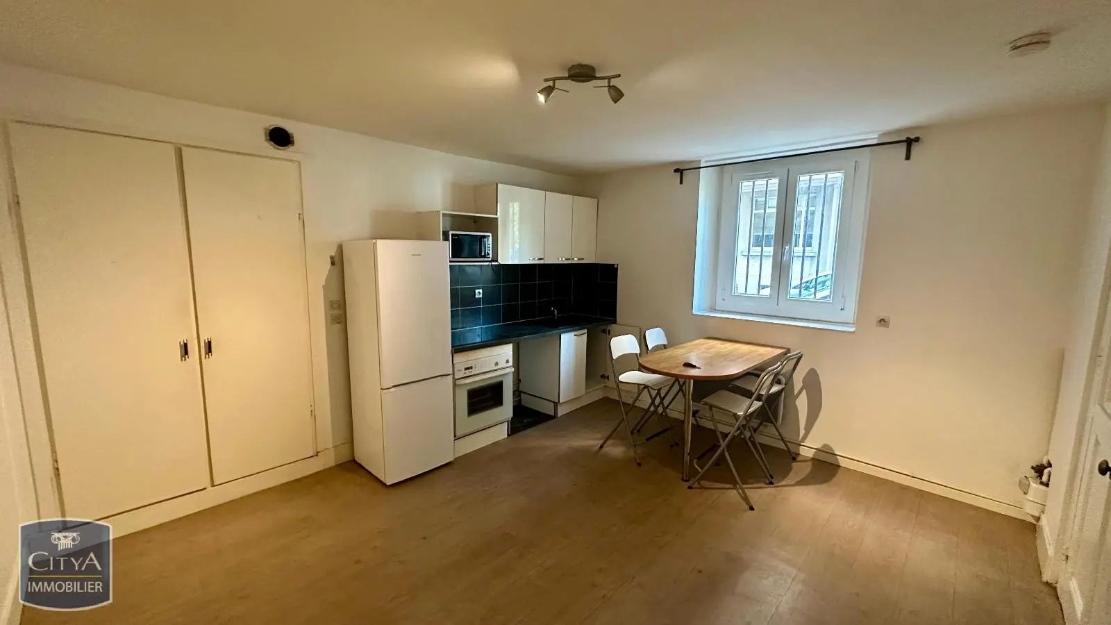Photo 1 Appartement 1 pièce 42.1m²
