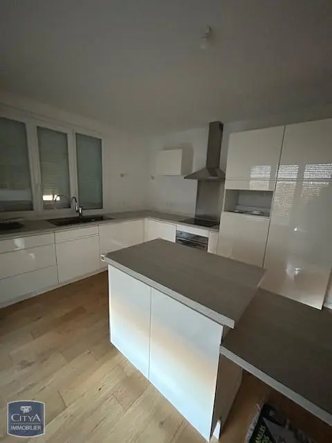 Photo 1 Appartement 4 pièces 128.13m²