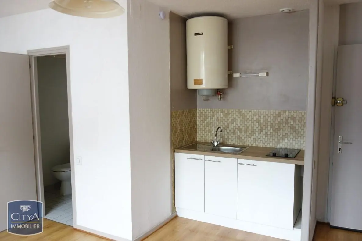 Photo 2 Appartement 1 pièce 21.82m²