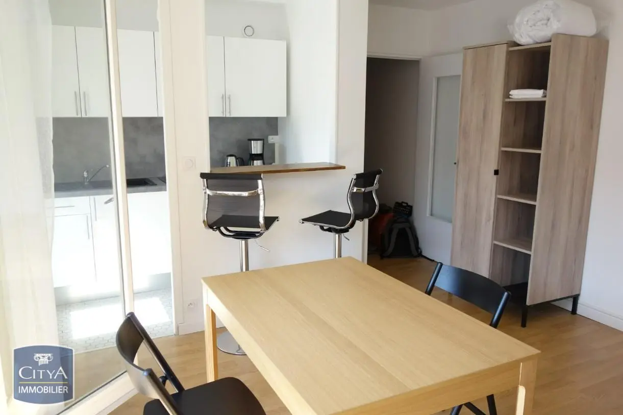 Photo 2 Appartement 1 pièce 28.4m²