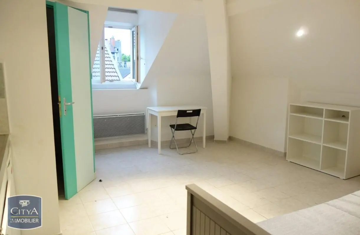 Photo 1 Appartement 1 pièce 14.04m²