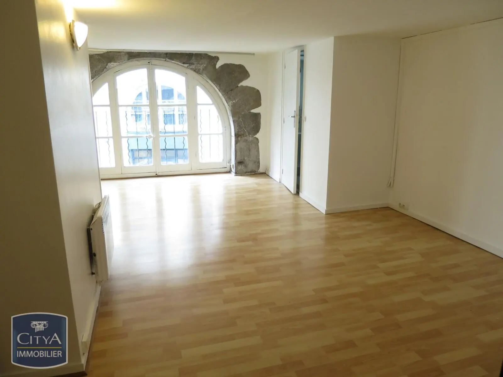 Photo 1 Appartement 1 pièce 27.18m²