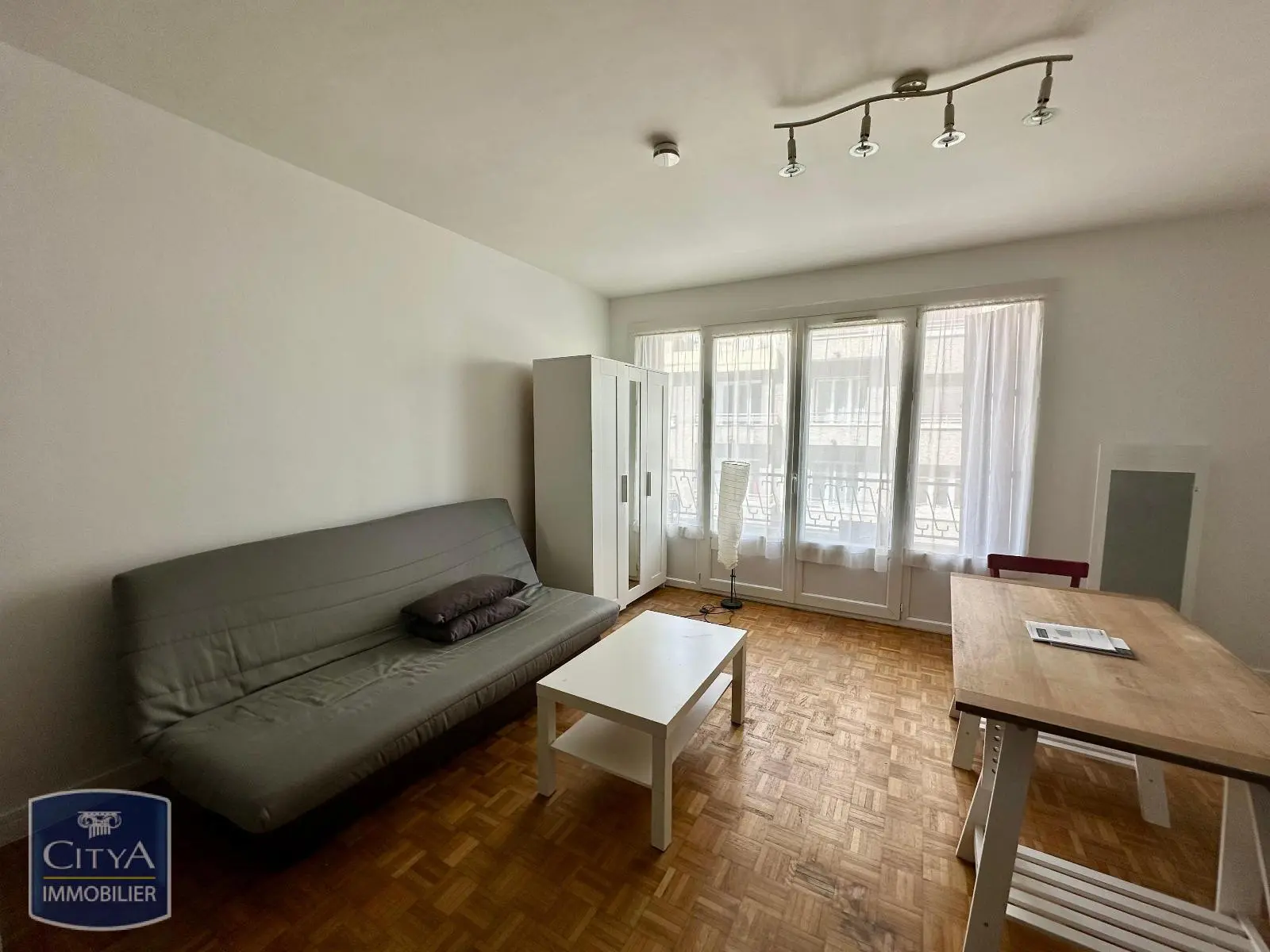 Photo 2 Appartement 1 pièce 27.92m²