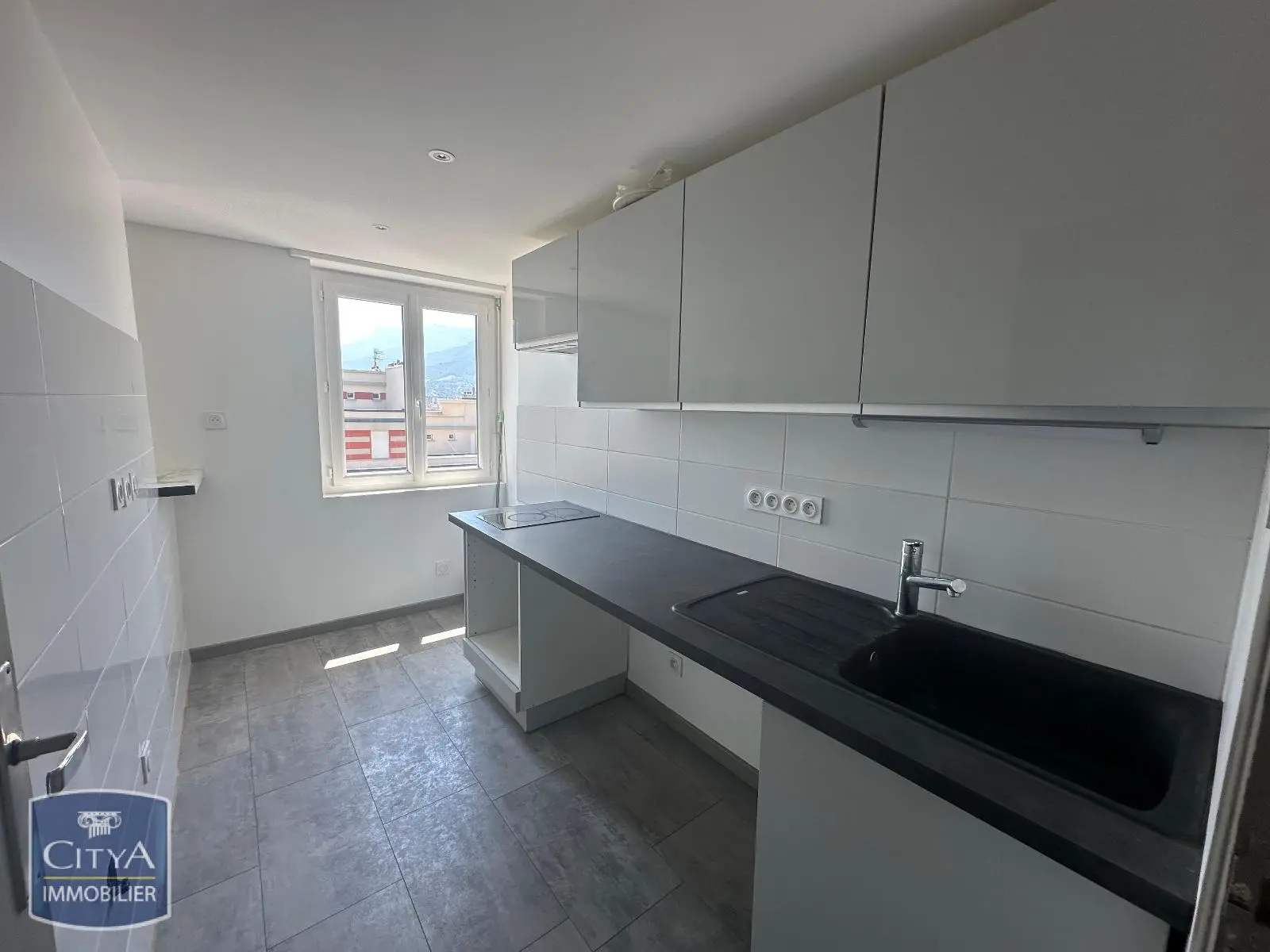 Photo 1 Appartement 1 pièce 24.09m²