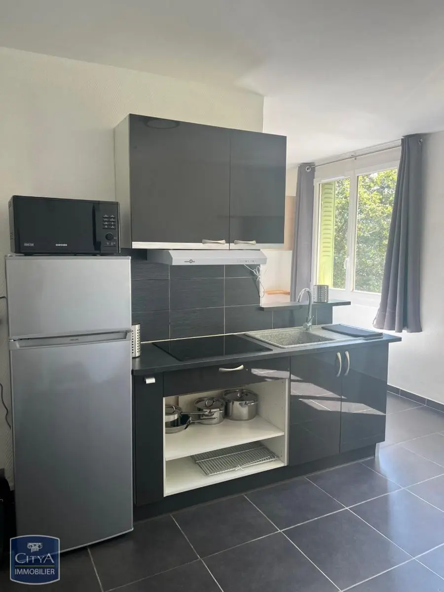 Photo 1 Appartement 1 pièce 27.72m²