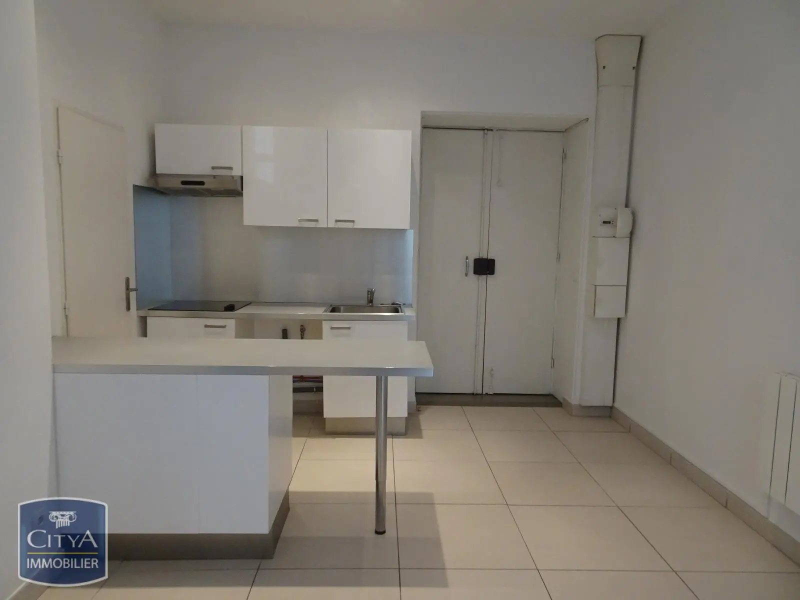 Photo 1 Appartement 1 pièce 27.2m²
