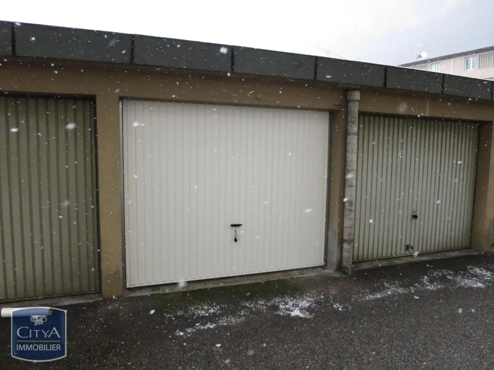 Photo 1 Parking 12m²