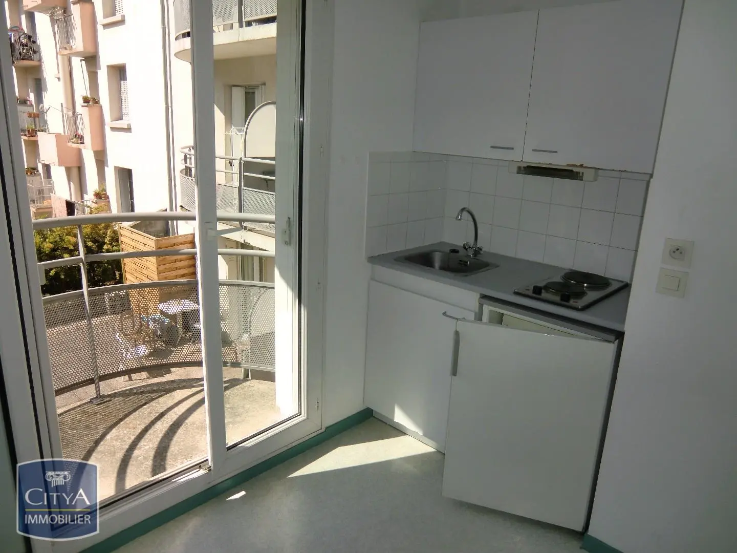 Photo 2 Appartement 1 pièce 16.76m²