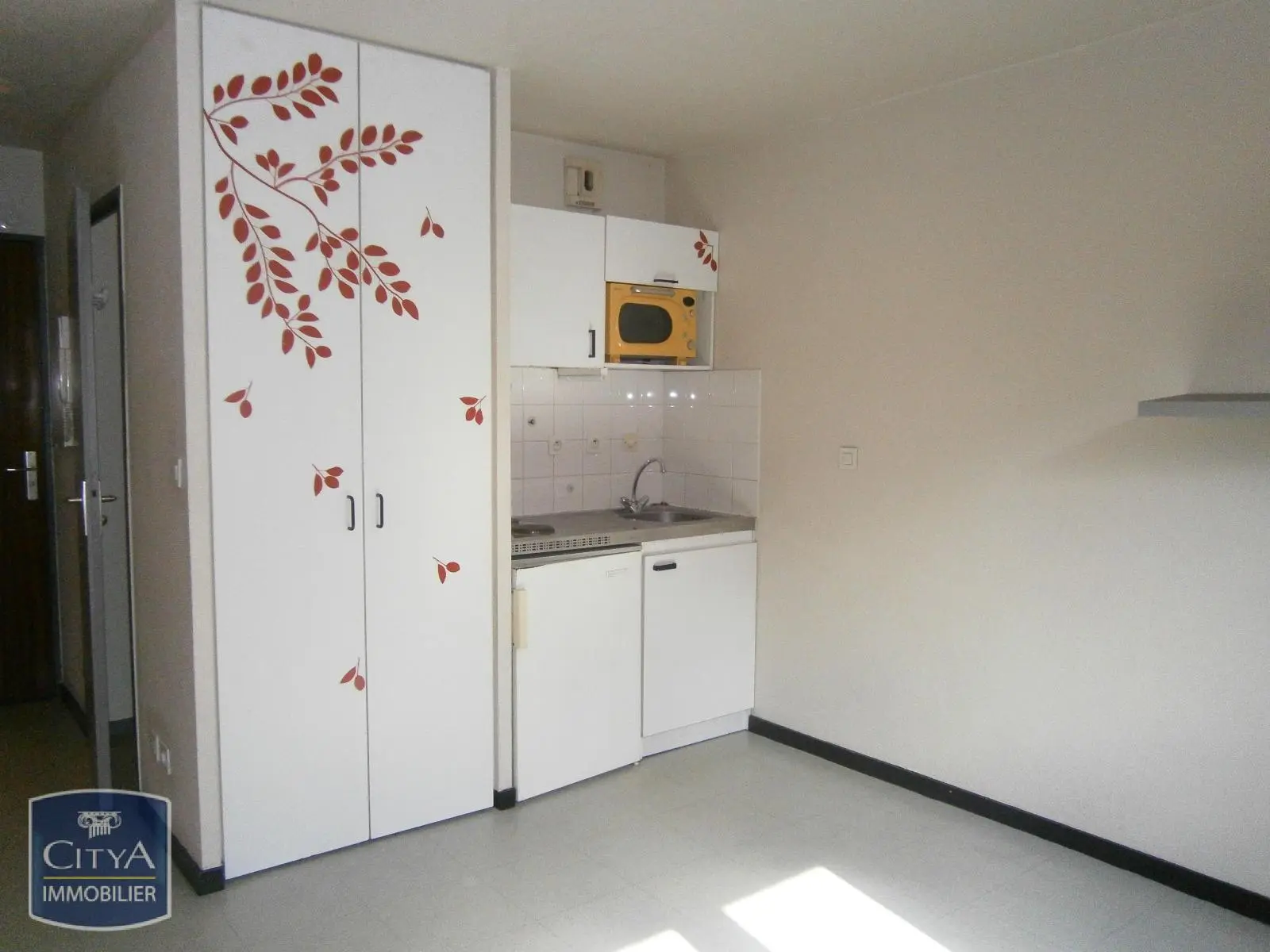 Photo 1 Appartement 1 pièce 16.75m²
