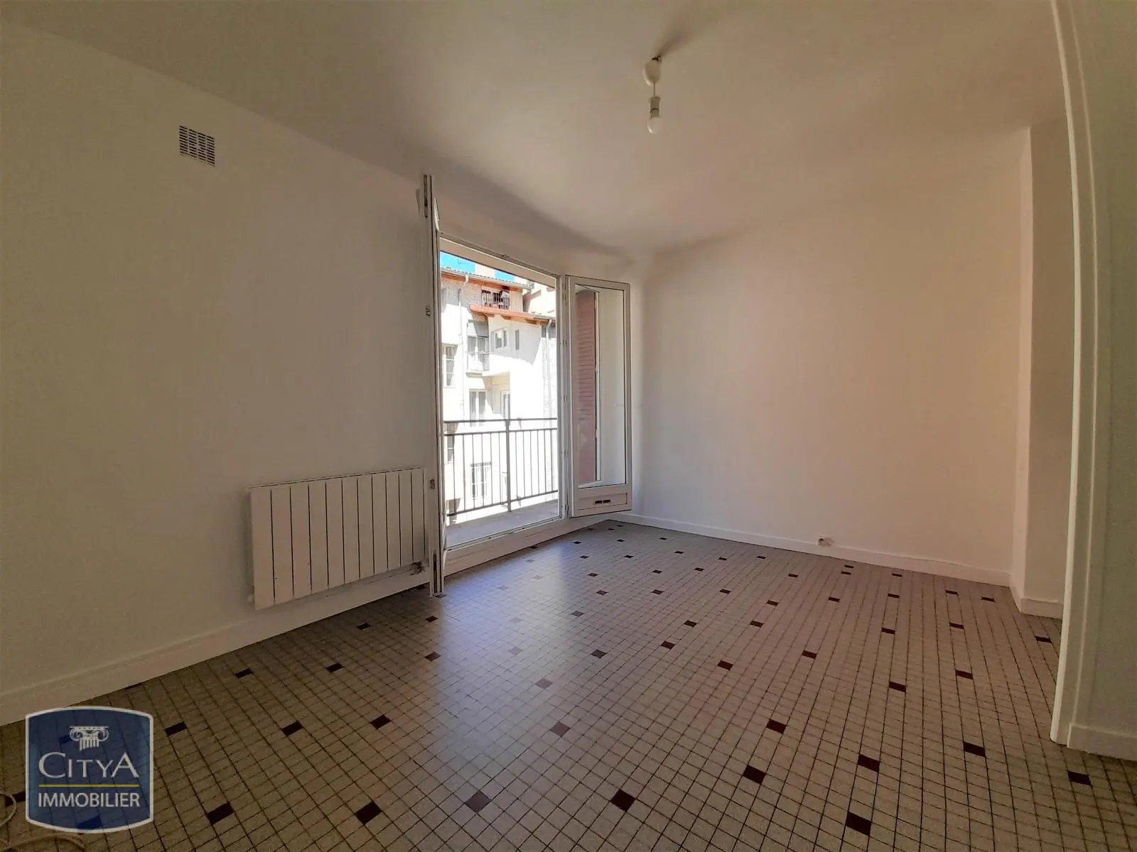 Photo 2 Appartement 1 pièce 19.42m²