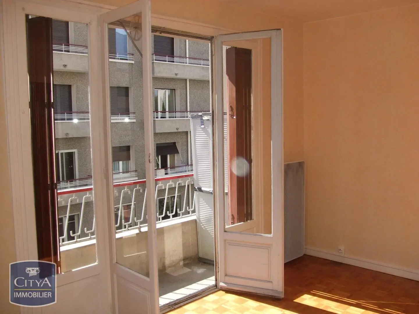 Photo 3 Appartement 1 pièce 23.68m²