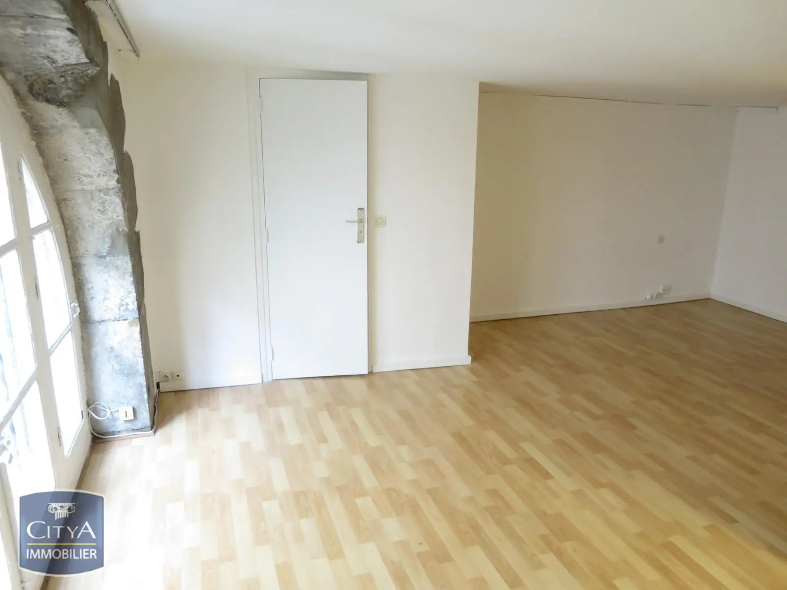 Photo 2 Appartement 1 pièce 27.18m²