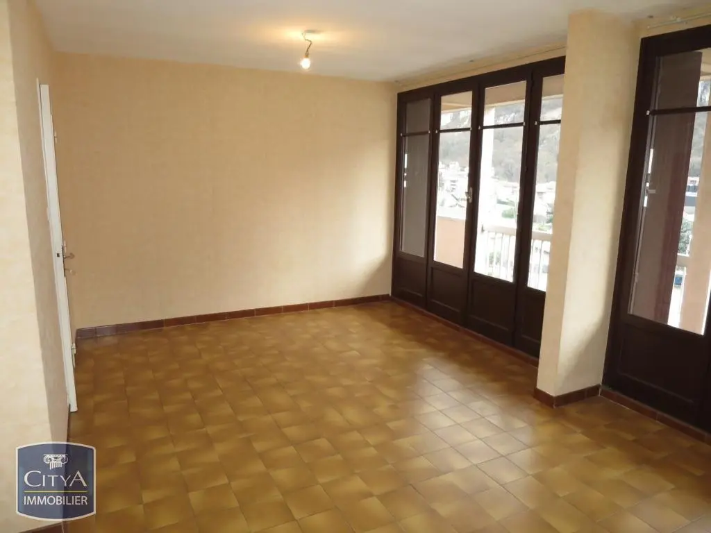 Photo 1 Appartement 2 pièces 55m²