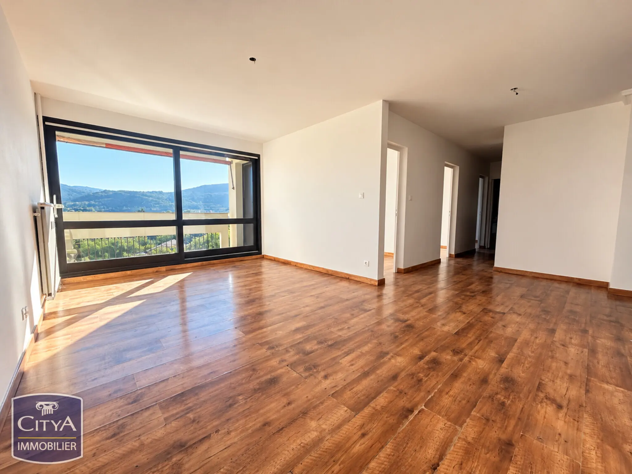 Photo 1 Appartement 4 pièces 77m²