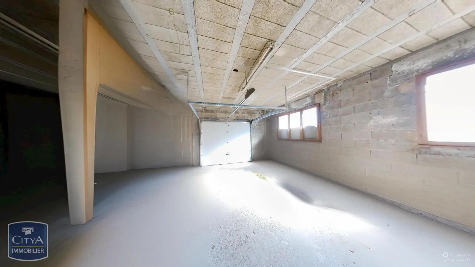 Photo 2 Local Professionnel 300m²