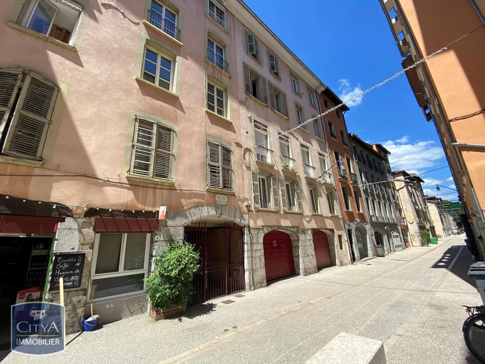 Photo 1 Appartement 1 pièce 23.81m²