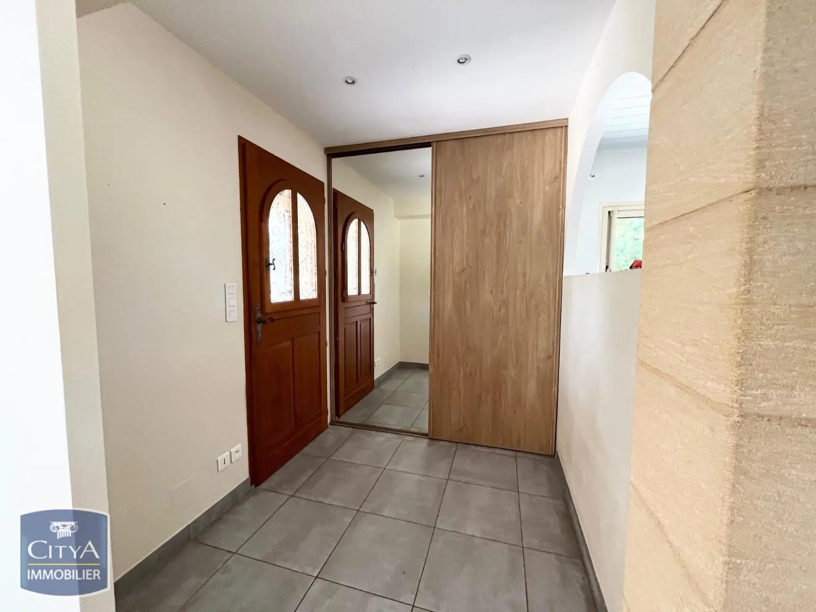 Photo 2 Maison 4 pièces 170m²