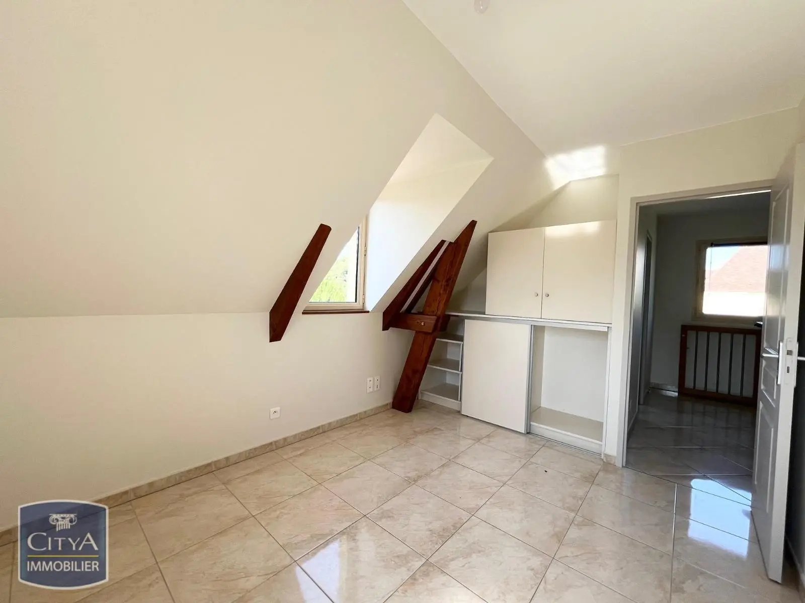 Photo 10 Maison 4 pièces 170m²