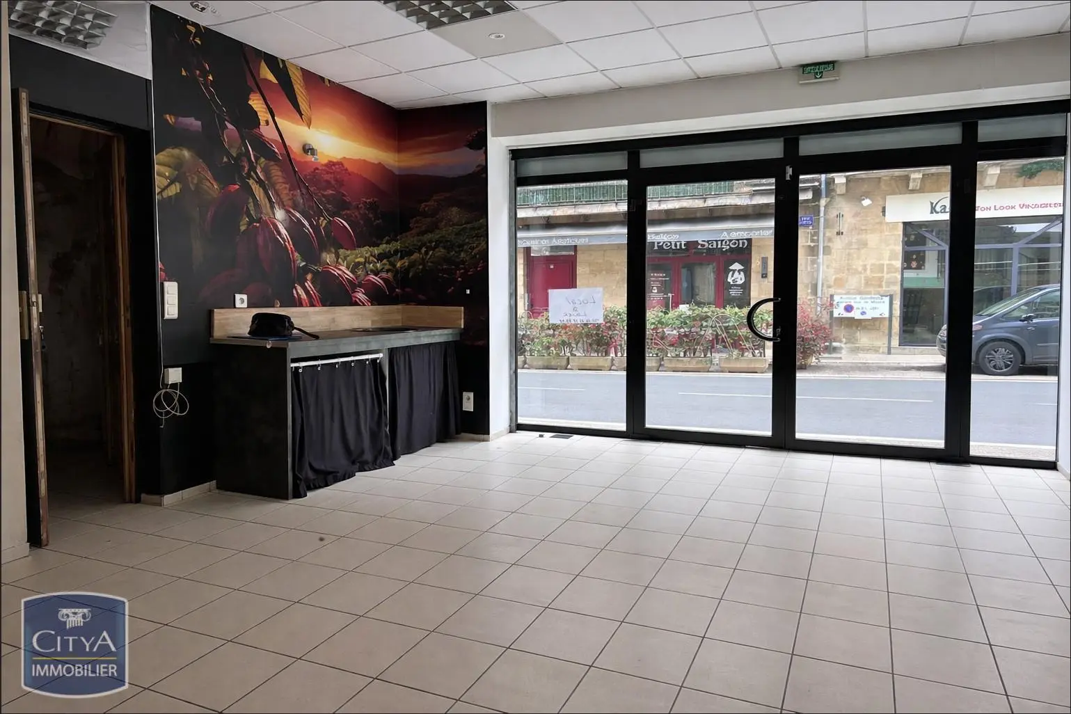 Photo 5 Local Commercial 77m²