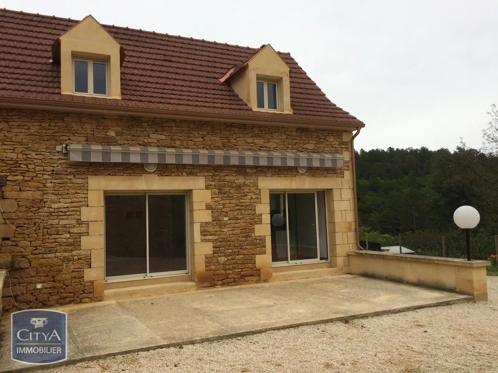 Photo 1 Maison 4 pièces 97.97m²