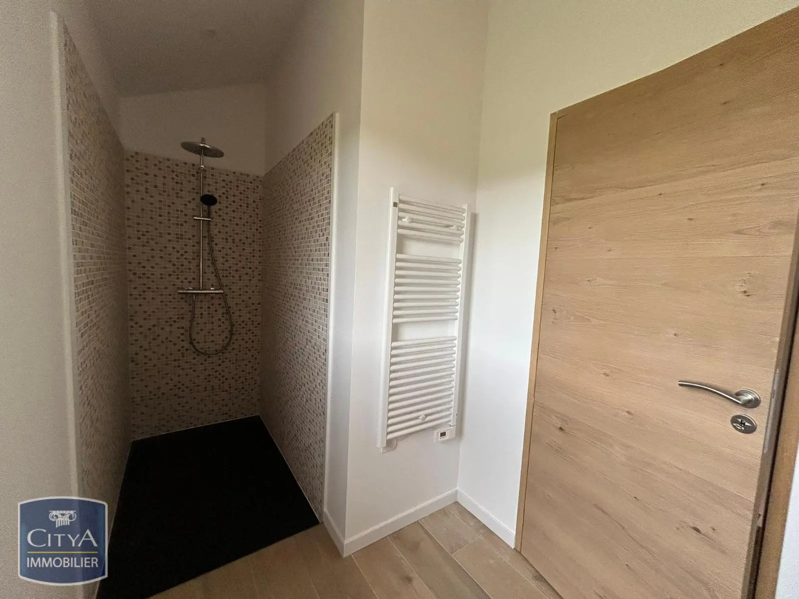 Photo 9 pour Maison 4 pièces 120m² Photo 9 Maison 4 pièces 120m²