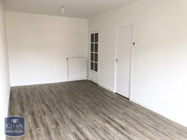 Photo 2 Appartement 1 pièce 30.61m²
