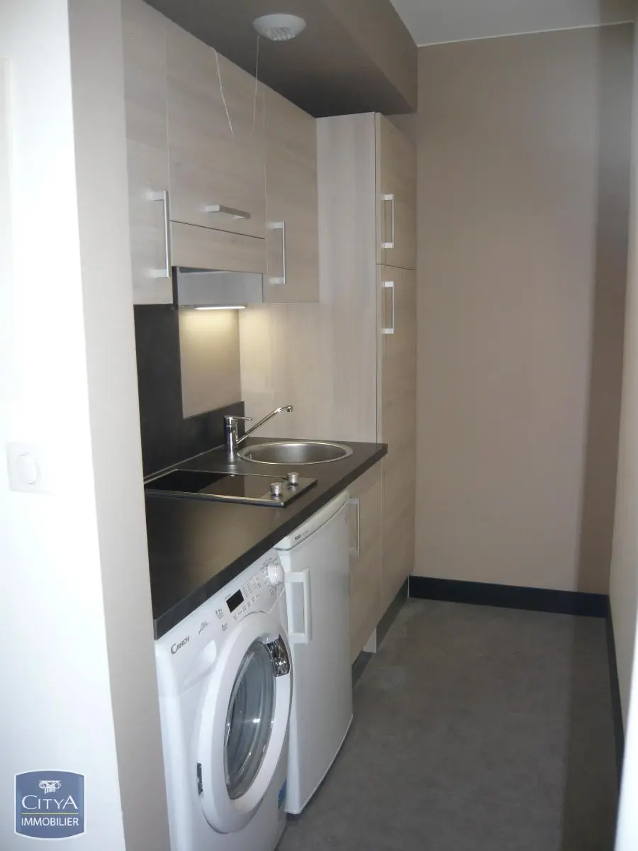 Photo 1 Appartement 1 pièce 27.3m²
