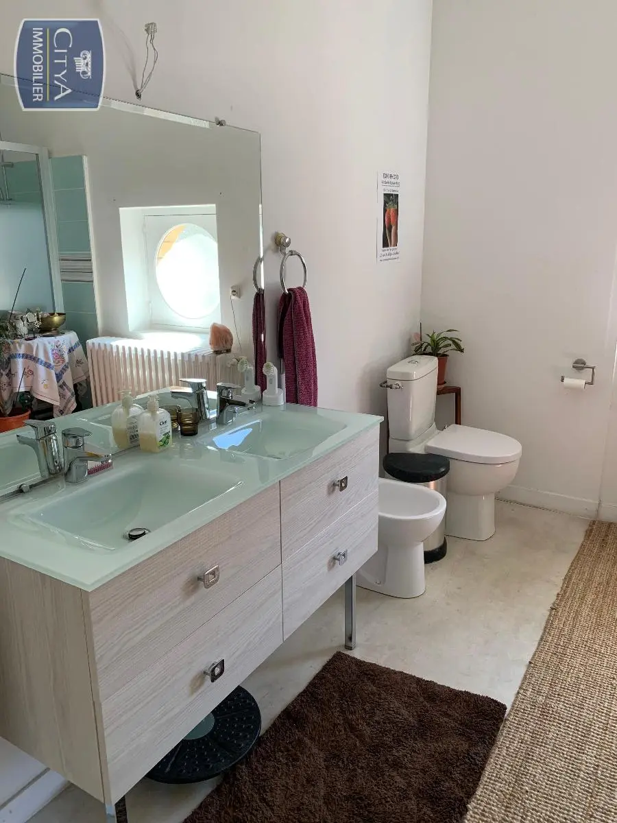 Photo 15 Maison 6 pièces 165m²