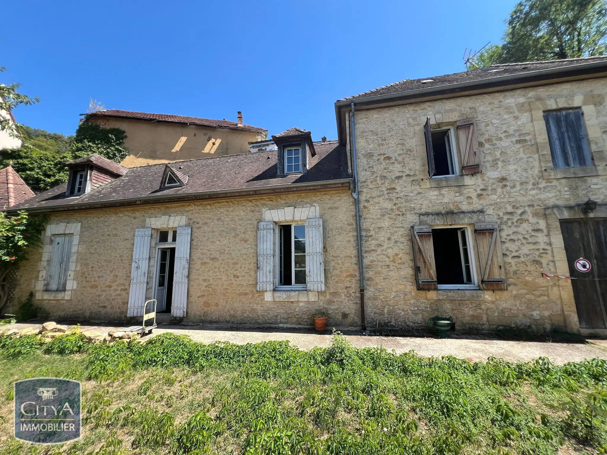 Photo 1 Maison 4 pièces 127m²