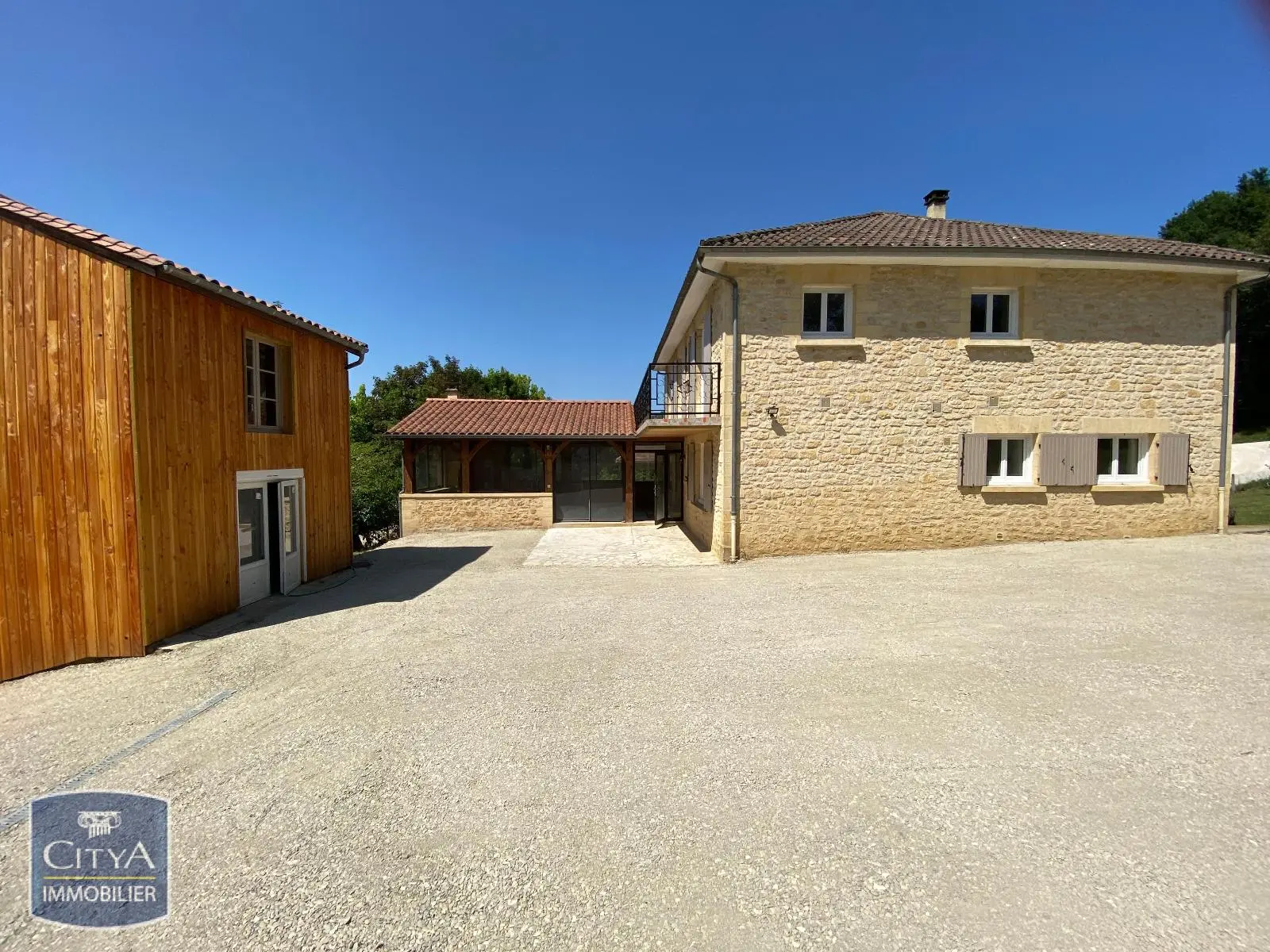 Photo 8 Maison 7 pièces 200m²