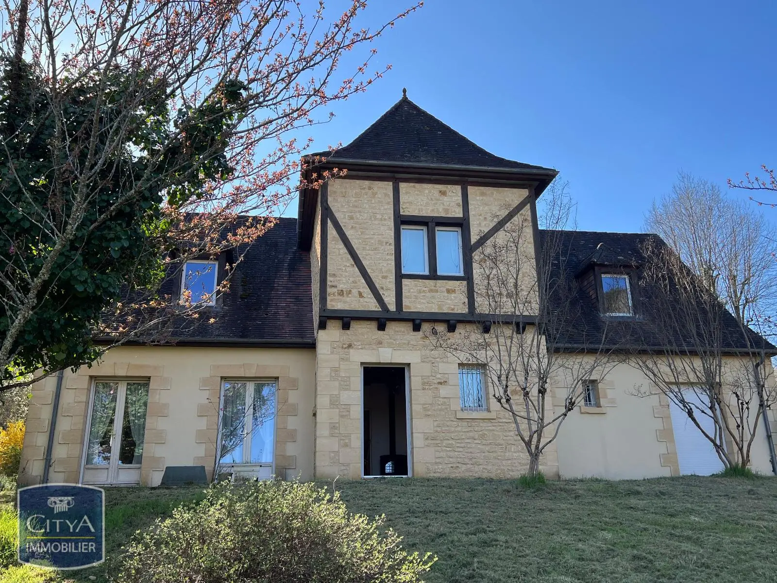 Photo 1 Maison 4 pièces 124.4m²