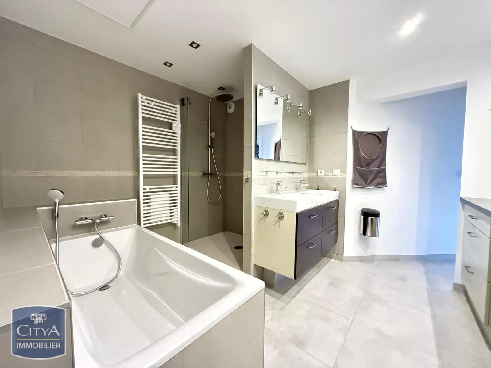 Photo 10 Appartement 3 pièces 100.69m²