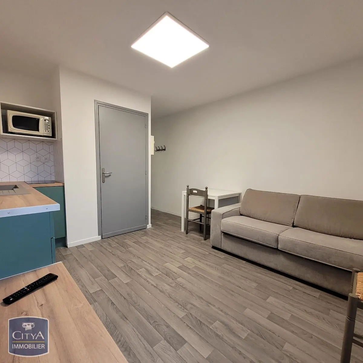 Photo 2 Appartement 1 pièce 18.58m²