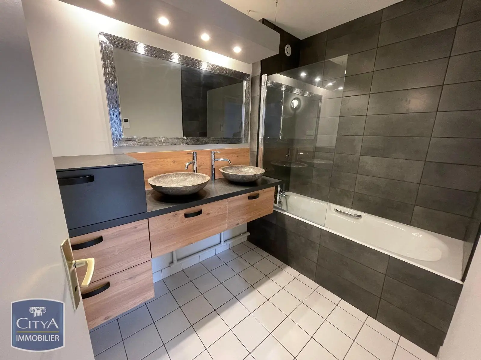 Photo 15 Appartement 4 pièces 129.85m²