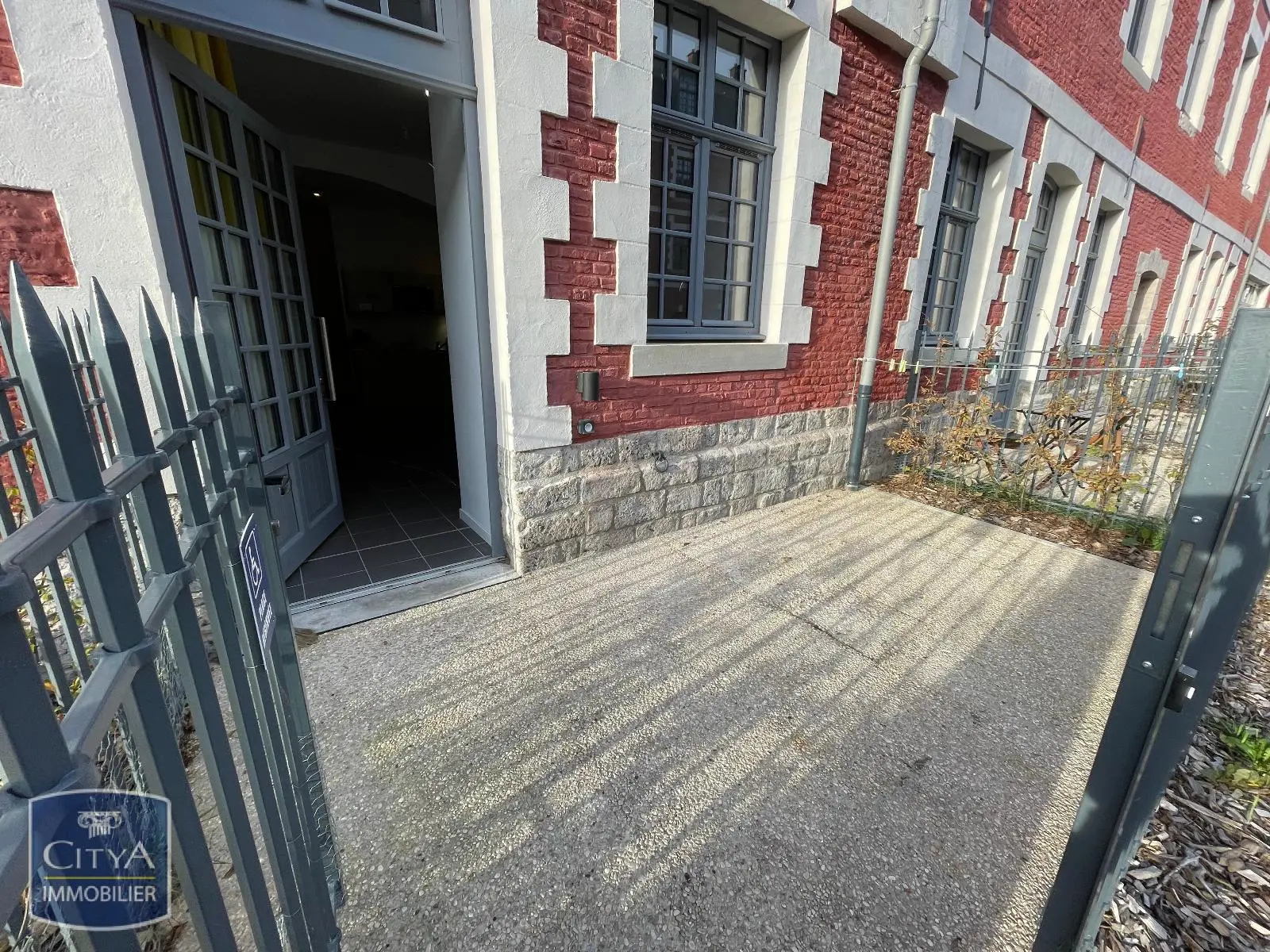 Photo 1 Appartement 1 pièce 28.65m²